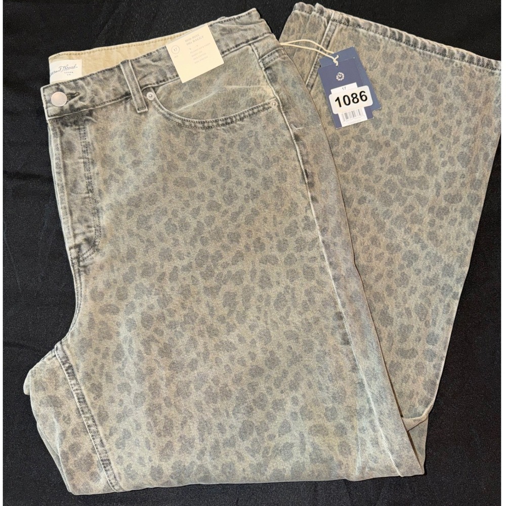 Universal Thread Gray Leopard Print Jeans
